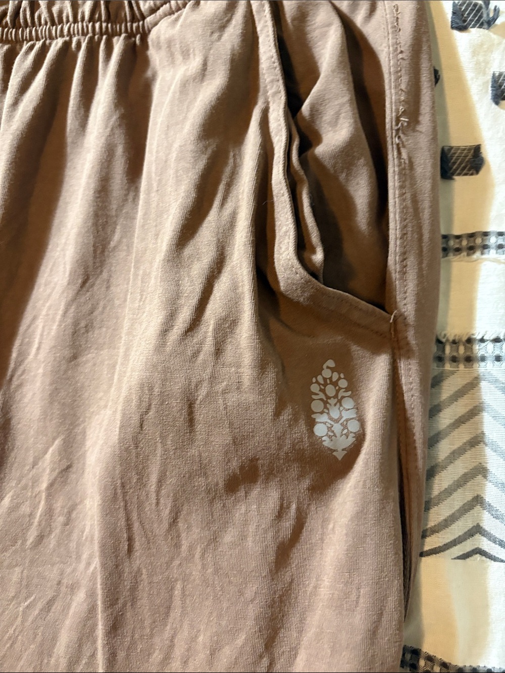 Free People Hot Shot Soft Brown Lounge Set - Tee & Drawstring Pants L - Picture 4 of 5